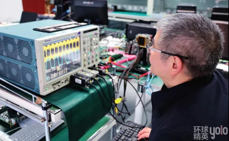 龙芯3a6000产品发布会胡伟武讲解,国产龙芯芯片相当于什么档次