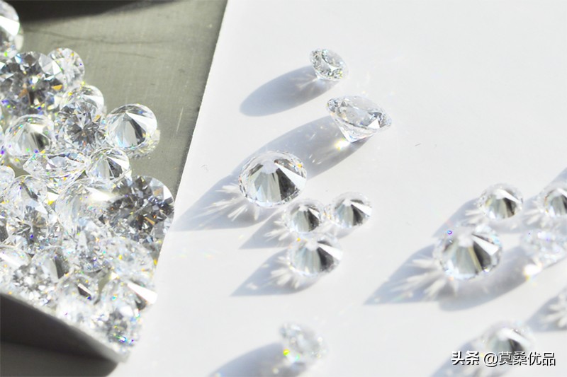 怎么分辨真假莫桑钻手镯,得物莫桑钻真假