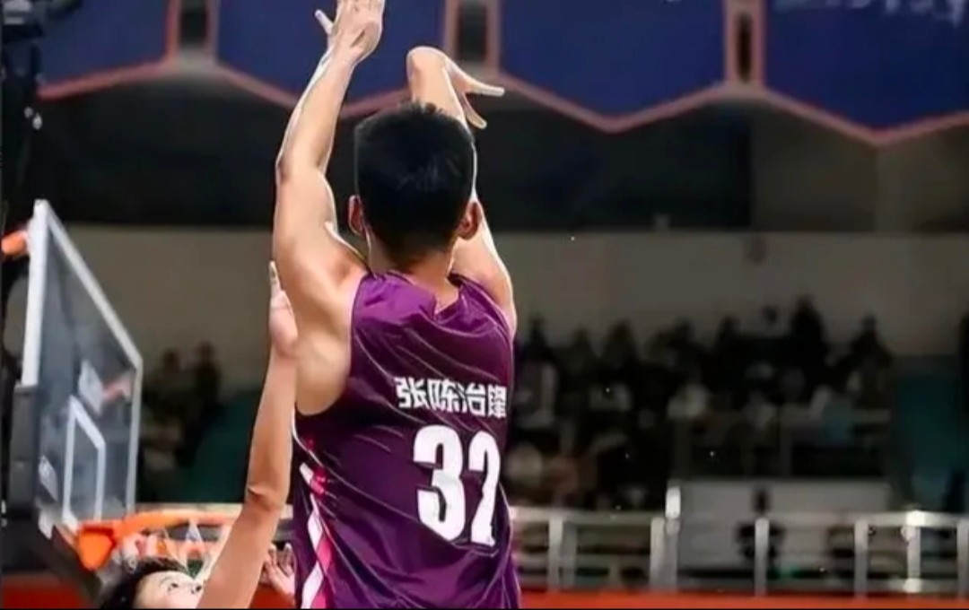 辽宁清华小将留美首秀14+7，天赋被多位教练认可，接班大韩不是梦