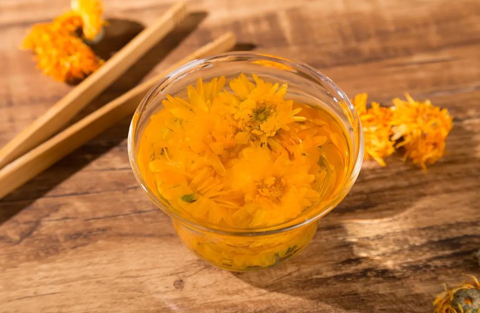 不瞒你说菊花有五类人不宜喝,菊花三种人不宜喝