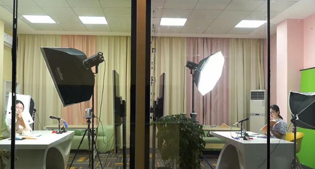 京东拼多多直播,淘宝京东拼多多同时直播