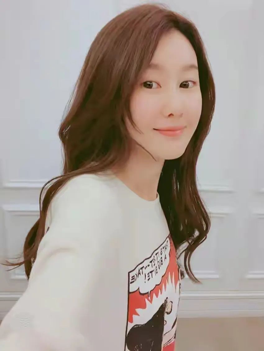 王宝强新欢冯清图片,王宝强增肥30斤吃了什么