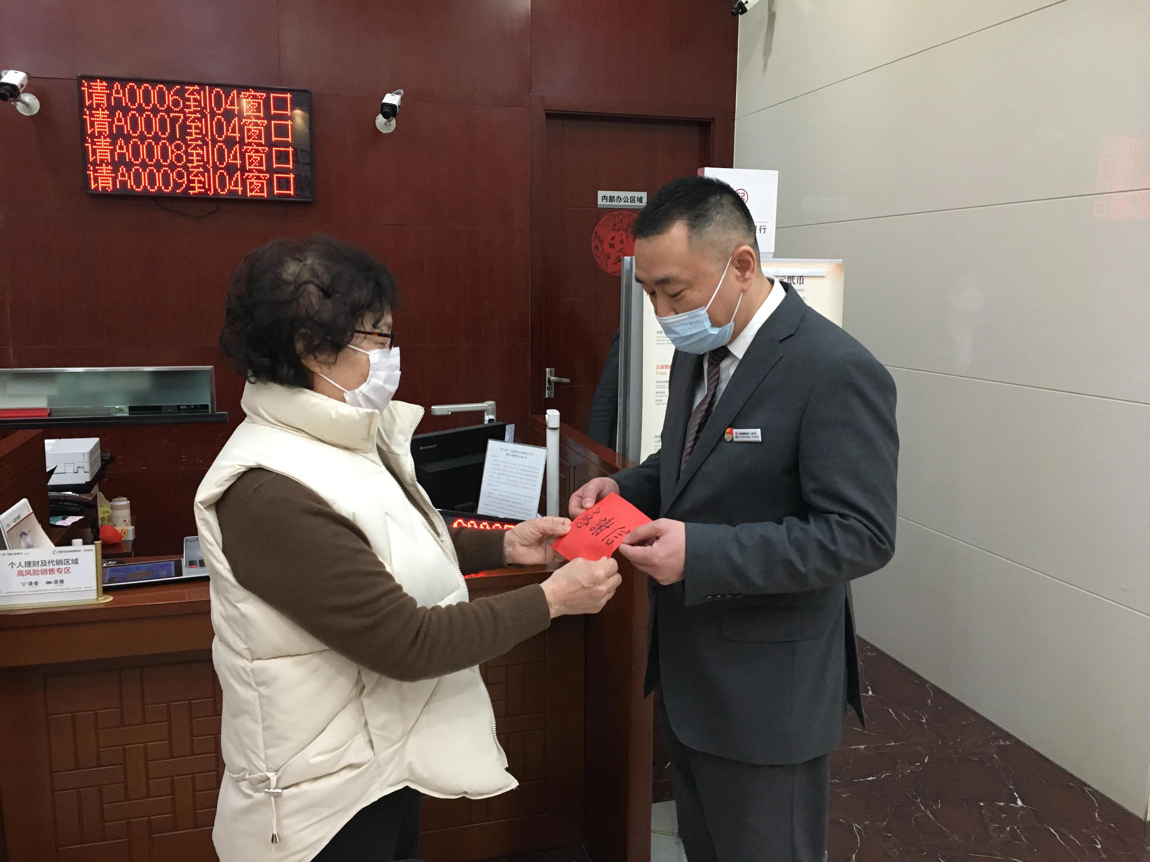 着急汇款银行卡丢了怎么办,本人在国外银行的存款到期怎么办