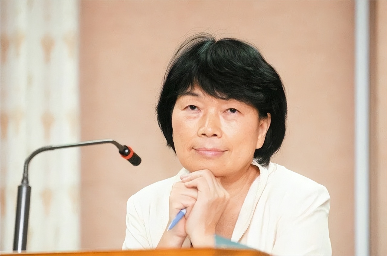 台湾作家龙应台:为港独暴徒洗地,选择性失明暴露了多少虚伪