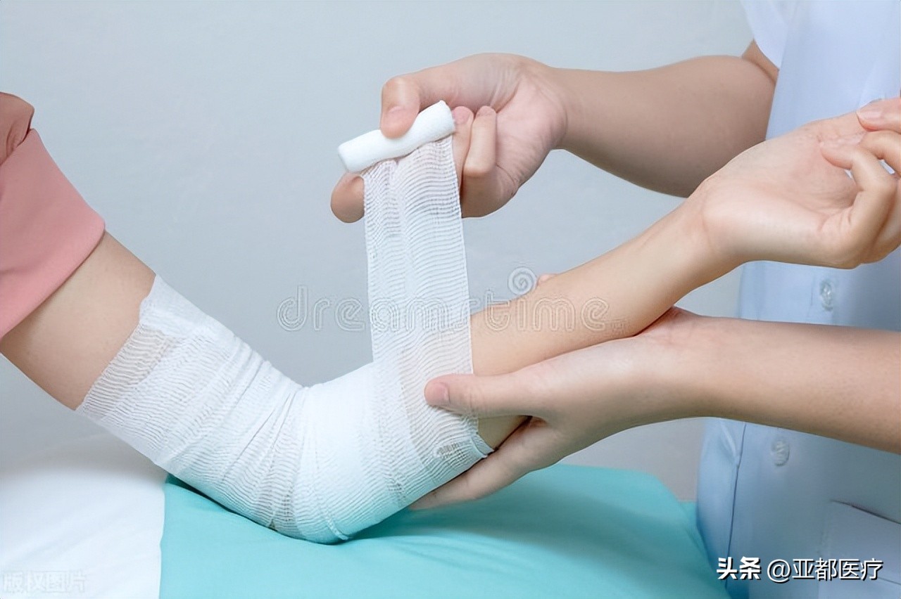纱布绷带可以直接缠伤口吗,绷带可以直接接触伤口