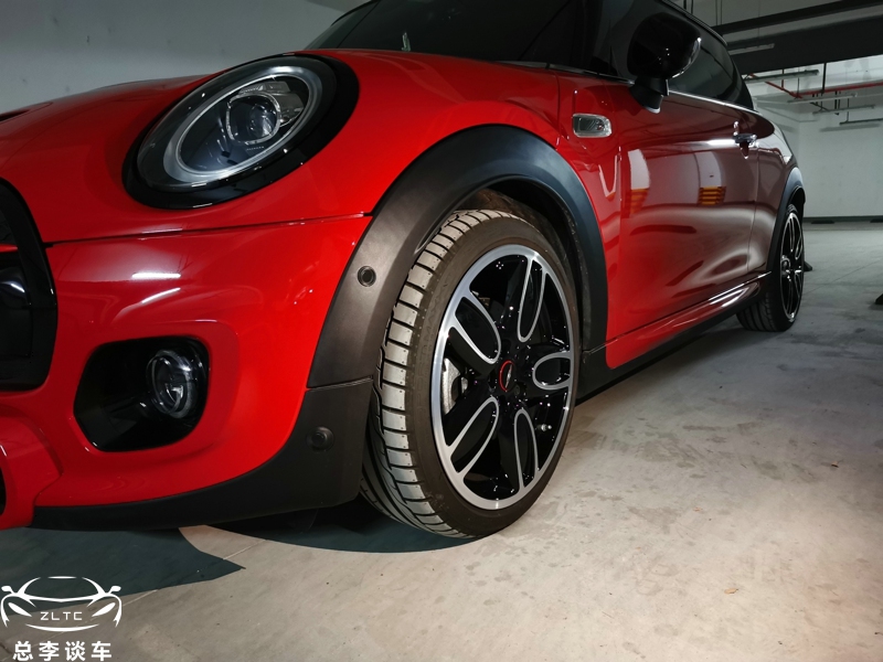 个头小买轿车还是suv好,个头小价位在30万左右的车