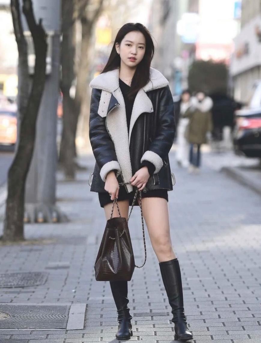 韩国女生会穿的街拍穿搭,韩国女明星街拍穿衣搭配