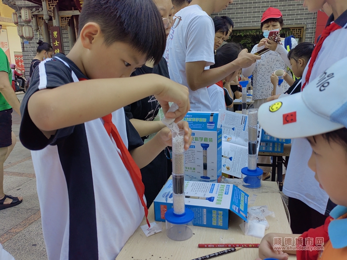 大良红岗开展水质研习活动，40对亲子家庭一起美岸