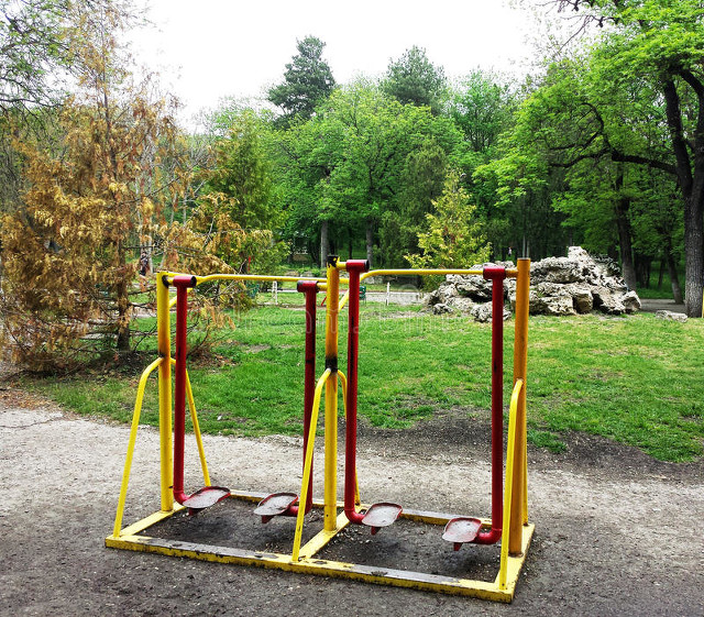 跑步之前做什么无氧运动容易减肥,跑步减肥每天吃什么最有效果呢