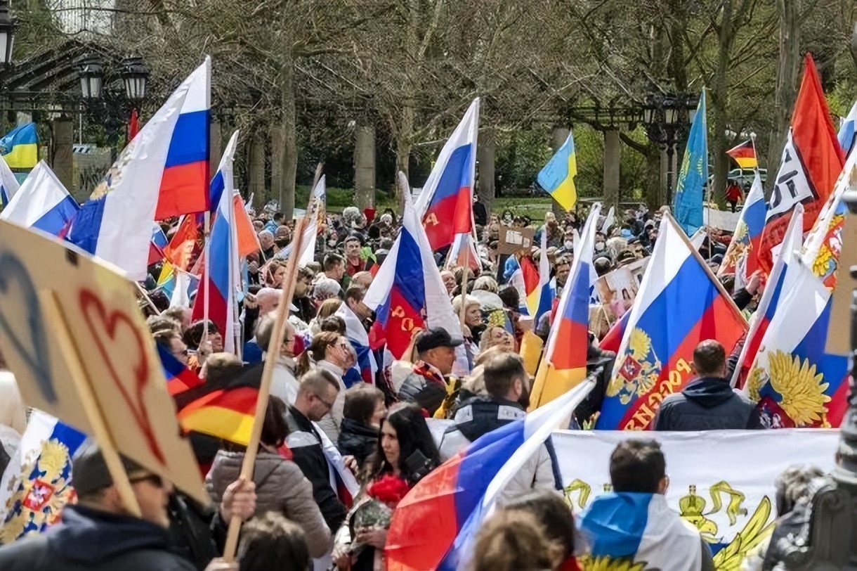 玩火者必自焚的意思,玩火者必焚典故