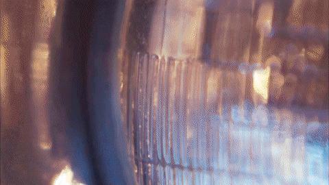 超人气卡司+大尺度+禁忌性题材，恐怖片女王玩SM？