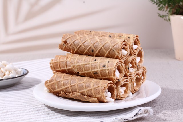 睡前吃东西对身体有什么危害,睡前吃蜜蜂糖有害处吗