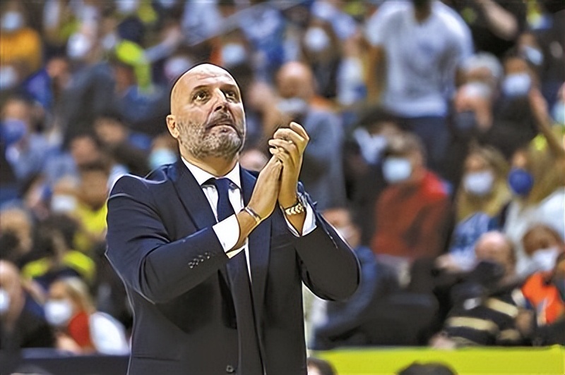 中国男篮24人名单，前锋最多，后卫最少，洋帅和杜锋果然不同