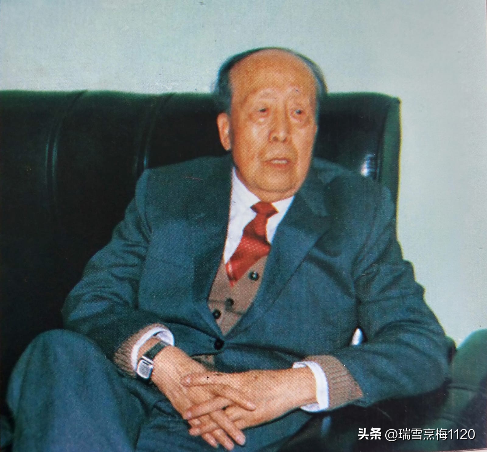 校史钩沉,钩沉历史图片