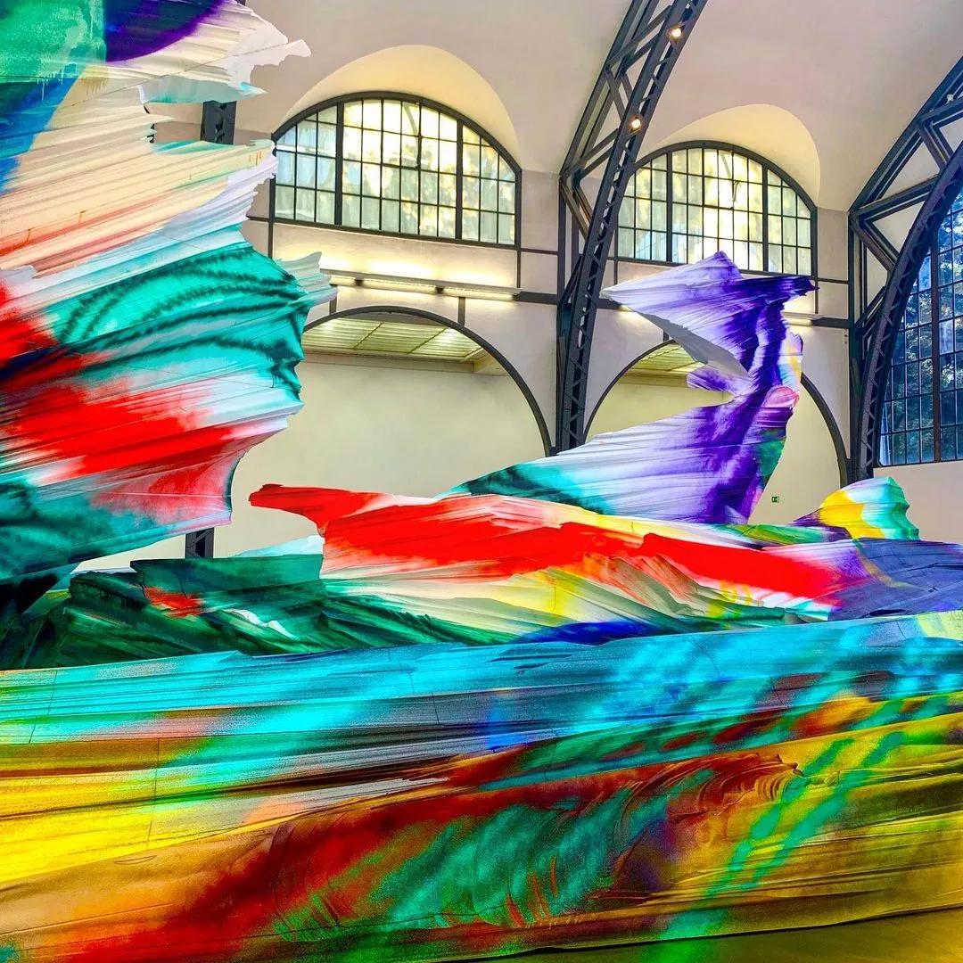 “垃圾创作”狂卖500万，网友忍不住群嘲：污染环境，这也叫艺术