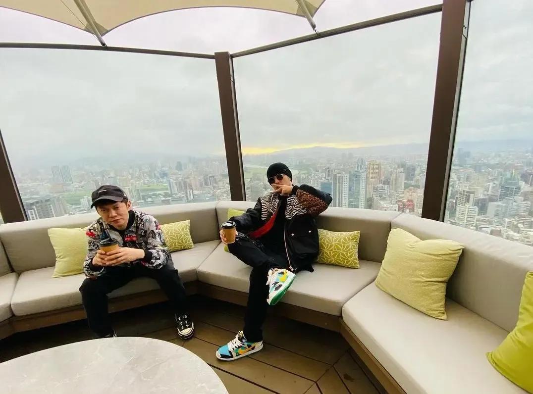 周杰伦的车蝙蝠车,周杰伦摩托车2000多万