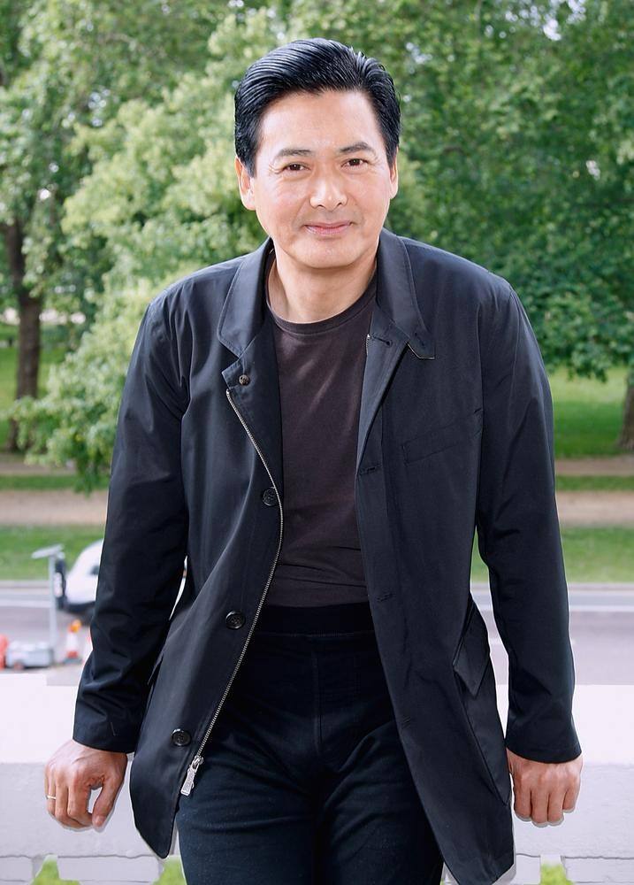 从未捐过钱的明星,周润发不为人知的心酸成长史