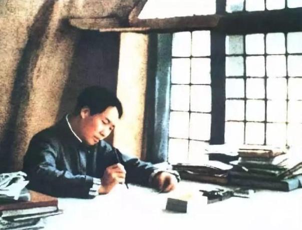 中华烟5毛6，雪茄烟12元，毛主席晚年吸的雪茄烟有何特殊？