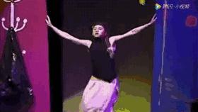 “混世魔王”邓超，上学曾拿刀追保安跑，与冯小刚竟恩怨多年