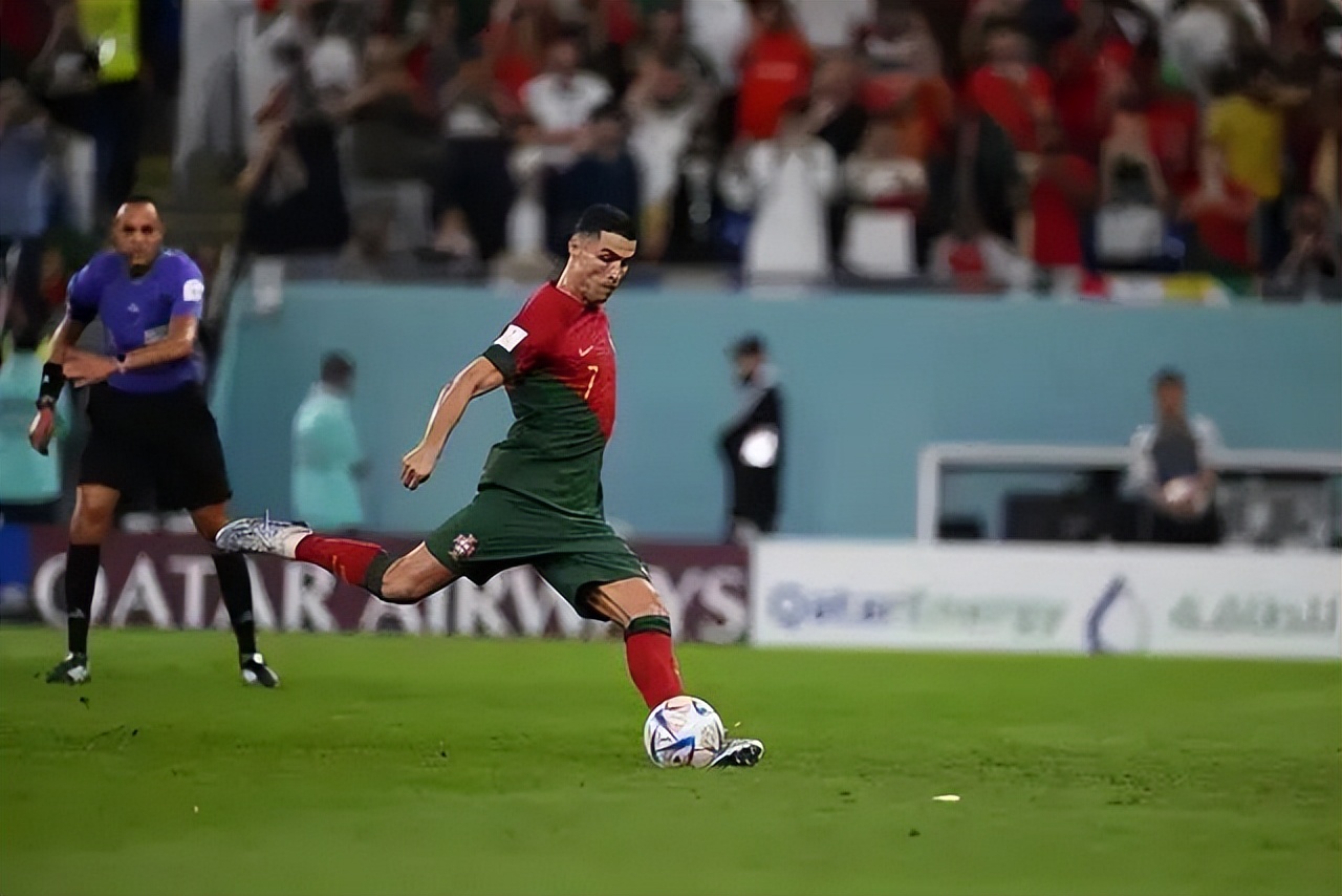 c罗点球破门创历史第一人,c罗点球破门门翘起