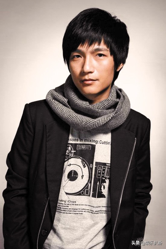 15年前陈楚生,陈楚生真的比张杰强吗