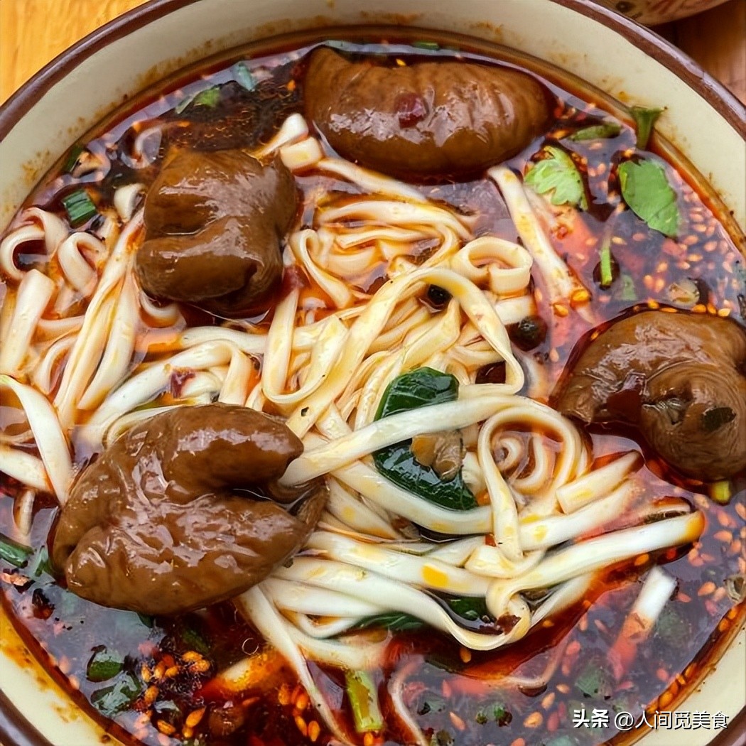 重庆小伙一碗面吃三个小时,重庆小伙一碗面吃了三个多小时