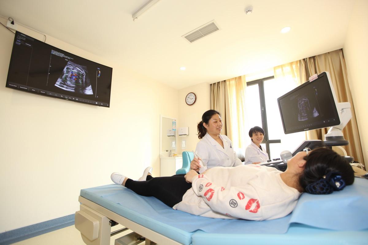 女子检查妇科发现体内有三个病,26岁女子查出双子宫