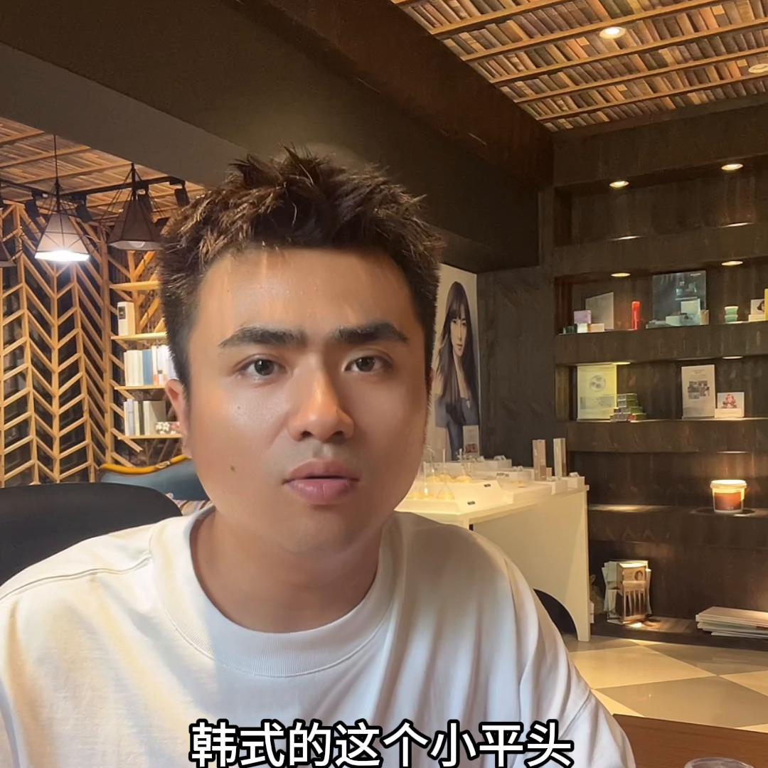 发型师推荐烫发造型男生,盘点男生剪发前后合集