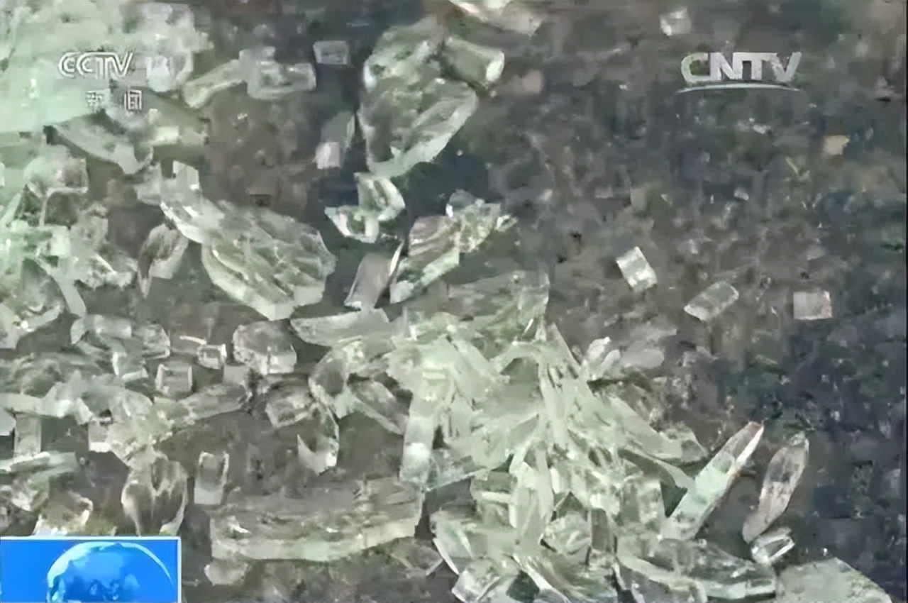 小孩手指被门夹破需要打破伤风吗,一岁宝宝手指被门夹肿了如何消肿