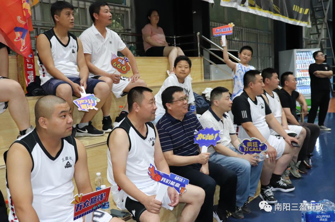 南阳市三盈市政公司：篮球队荣获南阳投资集团篮球赛第三名