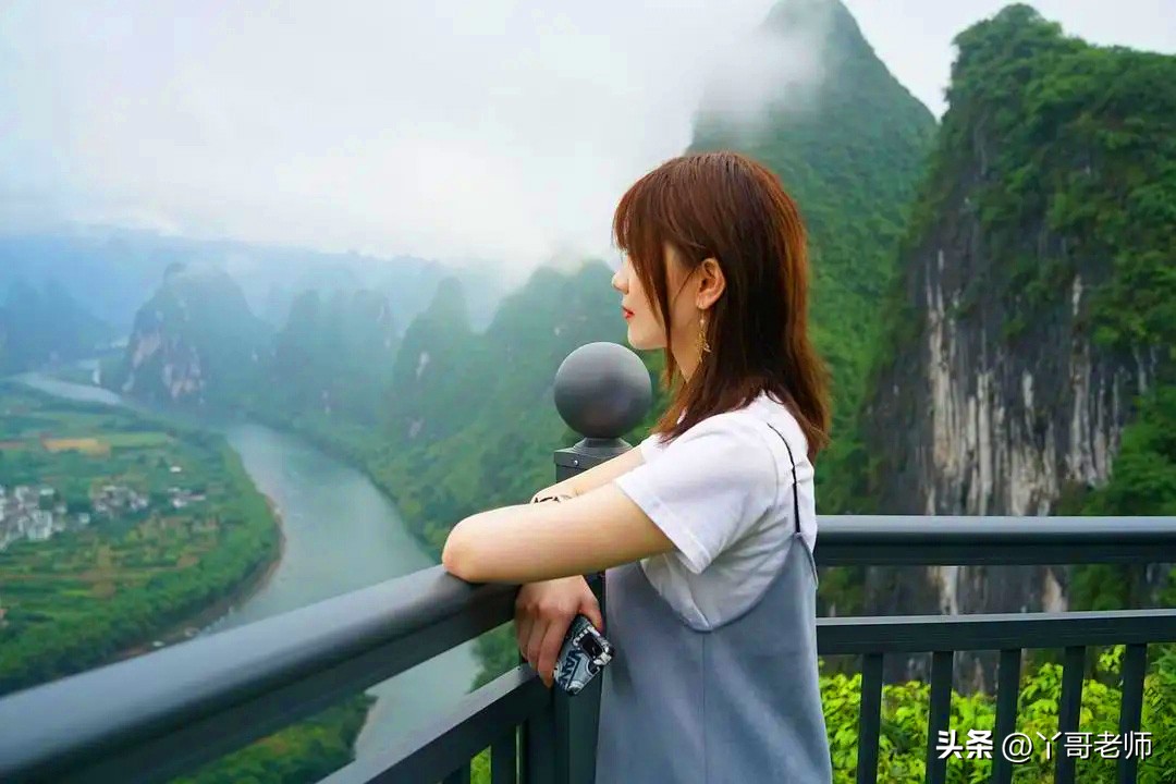 女大学生课余做“私人伴游”，挣钱快又多，她的感受如何