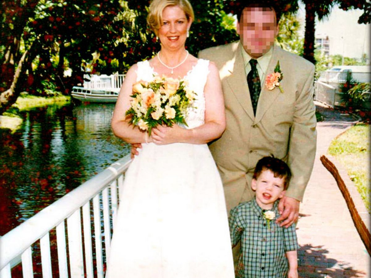 12岁男孩偷母亲衣服,7岁儿子偷母亲贴身衣物