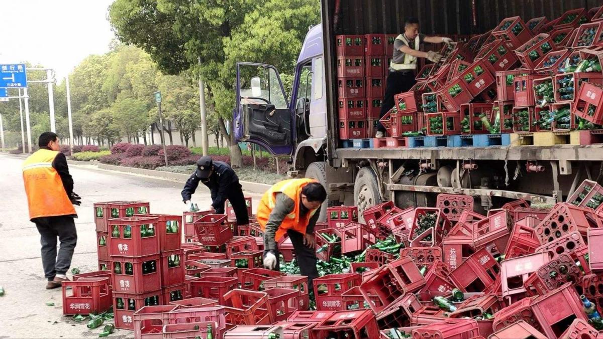 90年代啤酒瓶,20多年前的空酒瓶值钱吗