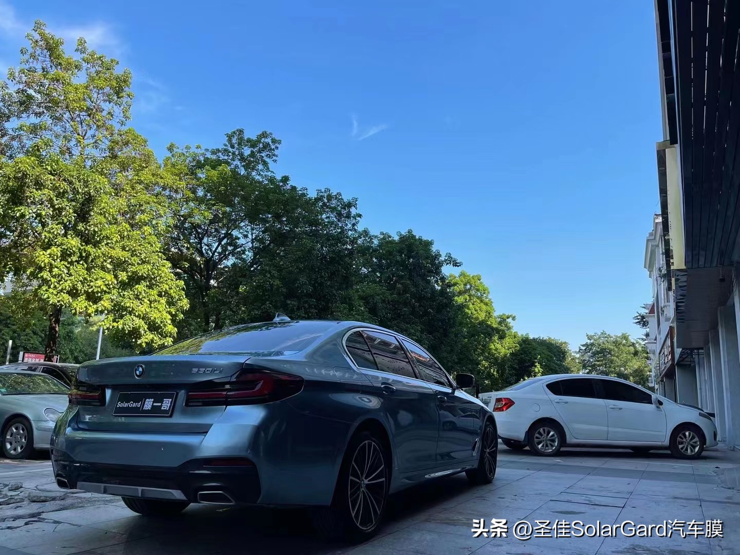 汽车贴膜的费用大概是多少,汽车贴膜一般要多少钱呢