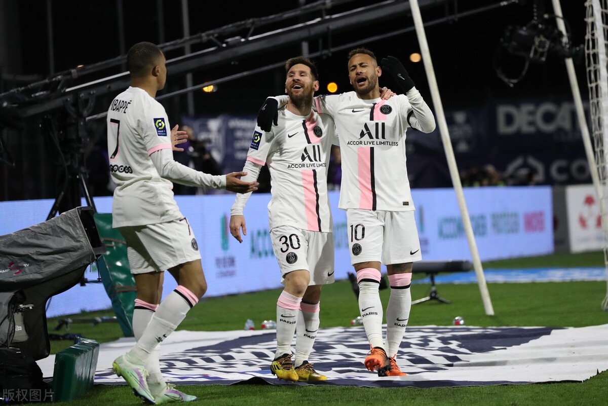 足坛故事哈兰德,哈兰德跟c罗谁更强