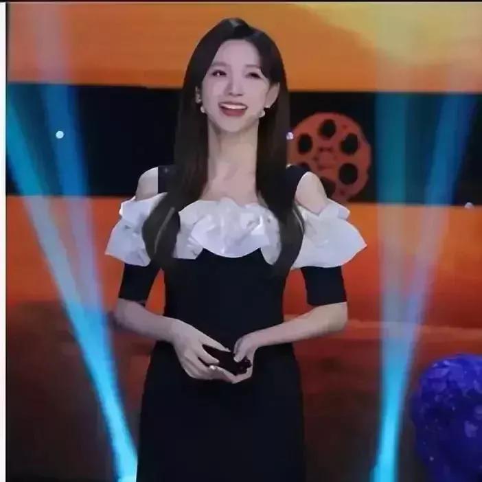 马凡舒主持央视春晚,央视马凡舒表演