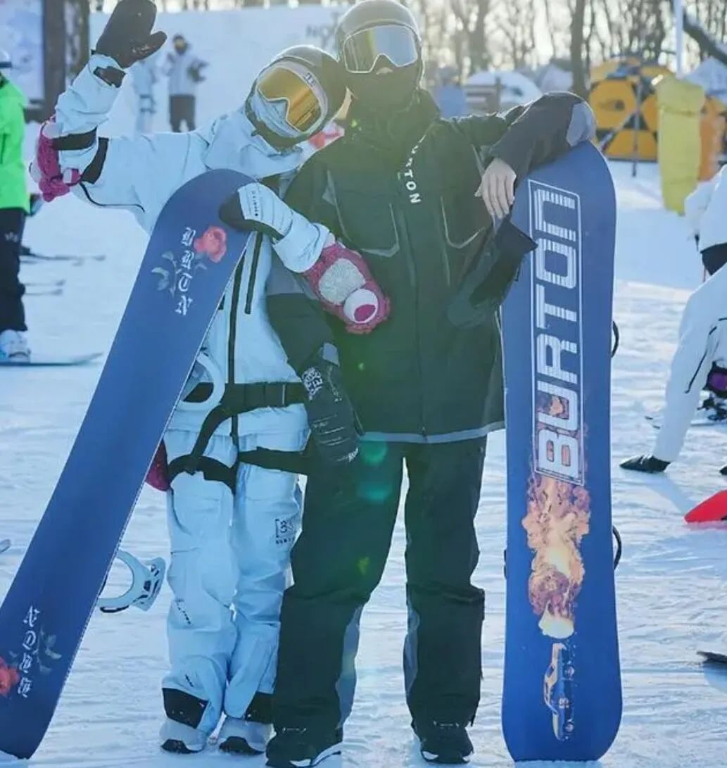 张新成李兰迪泰国正面照,李兰迪张新成泰国同游