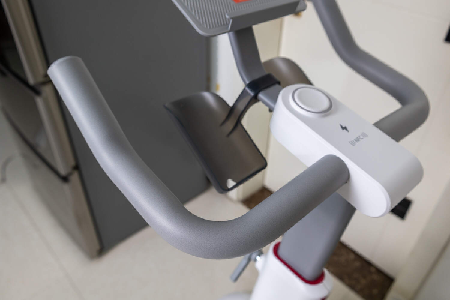 野小兽动感单车m1ev和m2什么区别,高效低冲击燃脂