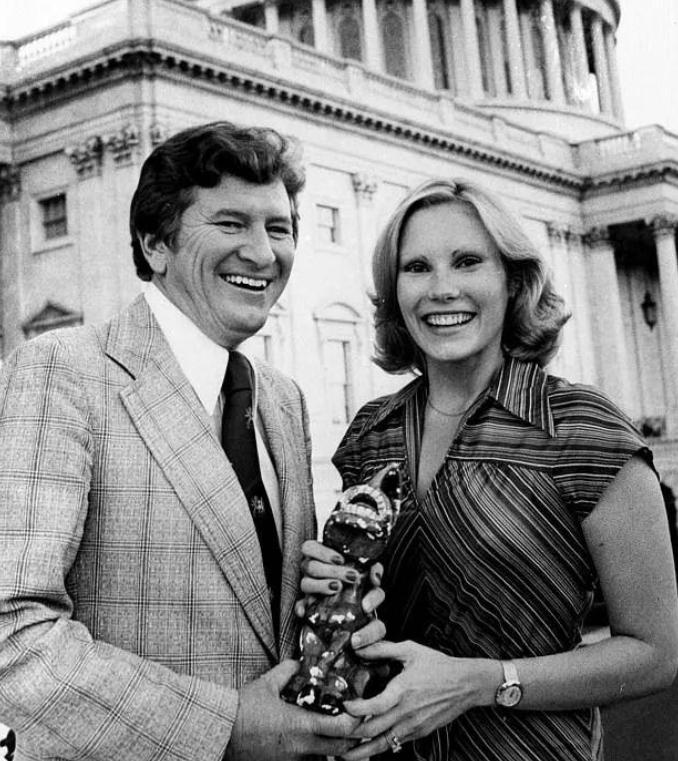 美女富豪嫁给穷小伙,美女富豪嫁给农村小伙