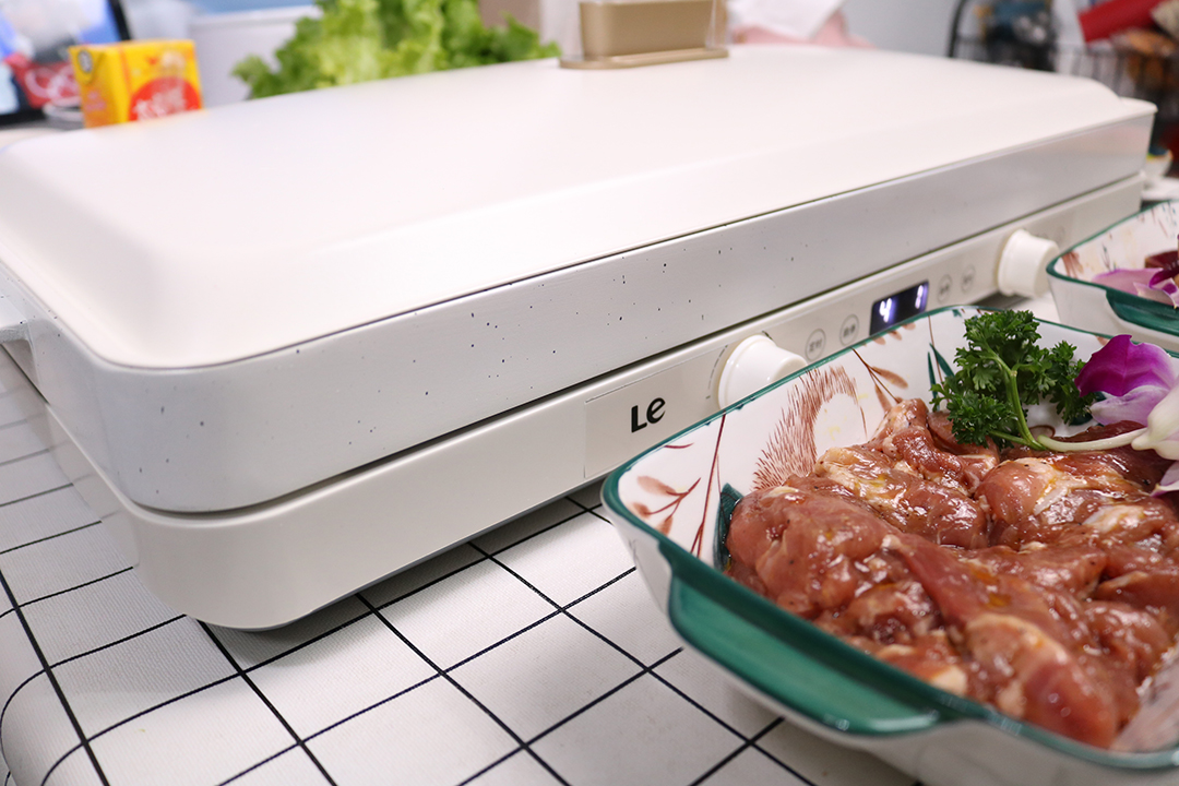 登上饭桌的移动灶台用乐视嗨烤盘才知道在家吃烤肉到底有多香