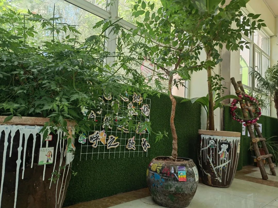 倾听儿童相伴成长主题墙幼儿园,倾听儿童相伴成长幼儿园小班视频