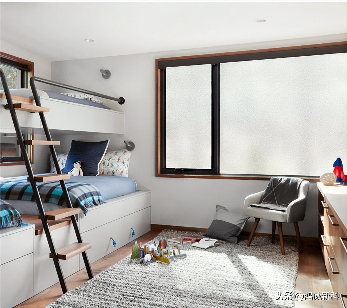 室内玻璃贴膜保护隐私,室内玻璃隐私膜夜晚效果图