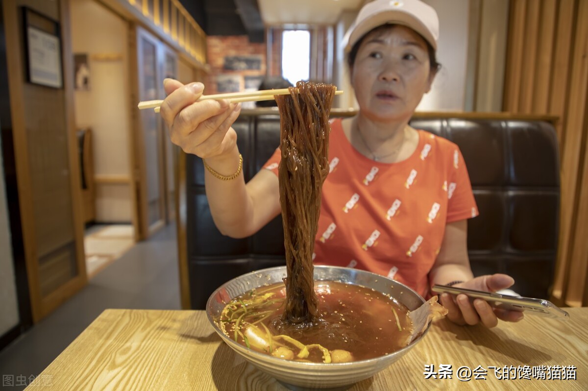 东北48岁的农村单身姐姐：准备猫冬，今年收入2万多，已经很满足