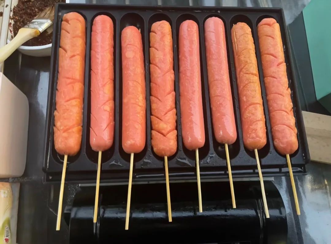 三块钱一根的淀粉肠怎么做的,油炸淀粉肠三块钱一根