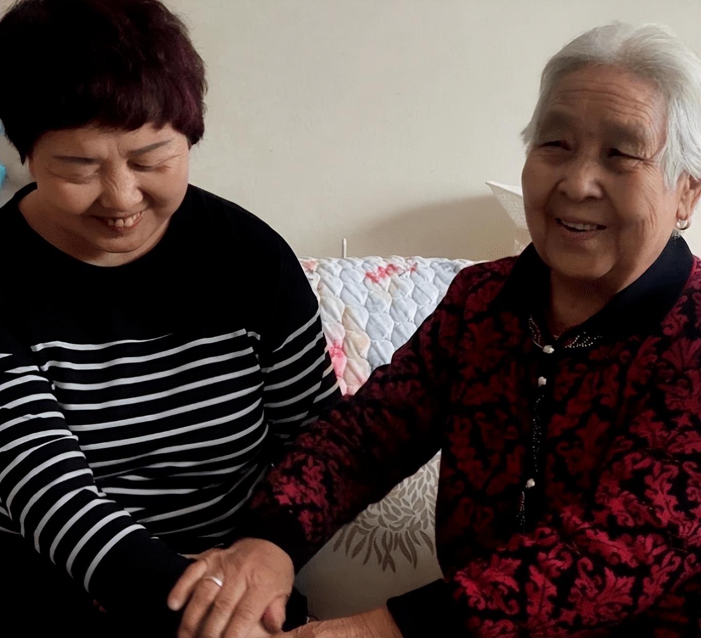 弟媳生了二胎怎么办,弟媳生孩子感觉钱给少了怎么办