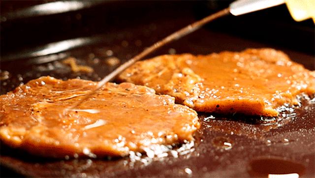 丹霞庄出现一个奇怪阿叔，一万块的店租竟卖起一元一只大鸡腿