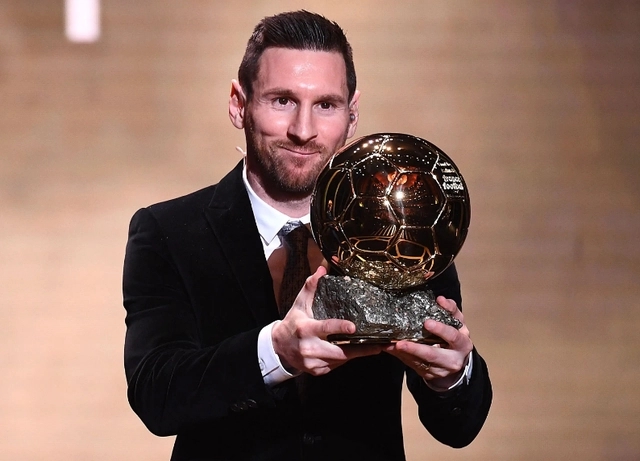 从侏儒症逆袭一代球王,从侏儒症到足球巨人