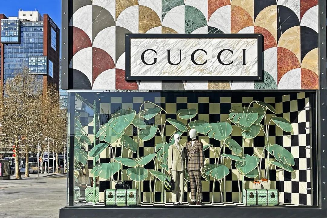 越贵越买后,奢侈品品牌们重新定义“中产”?