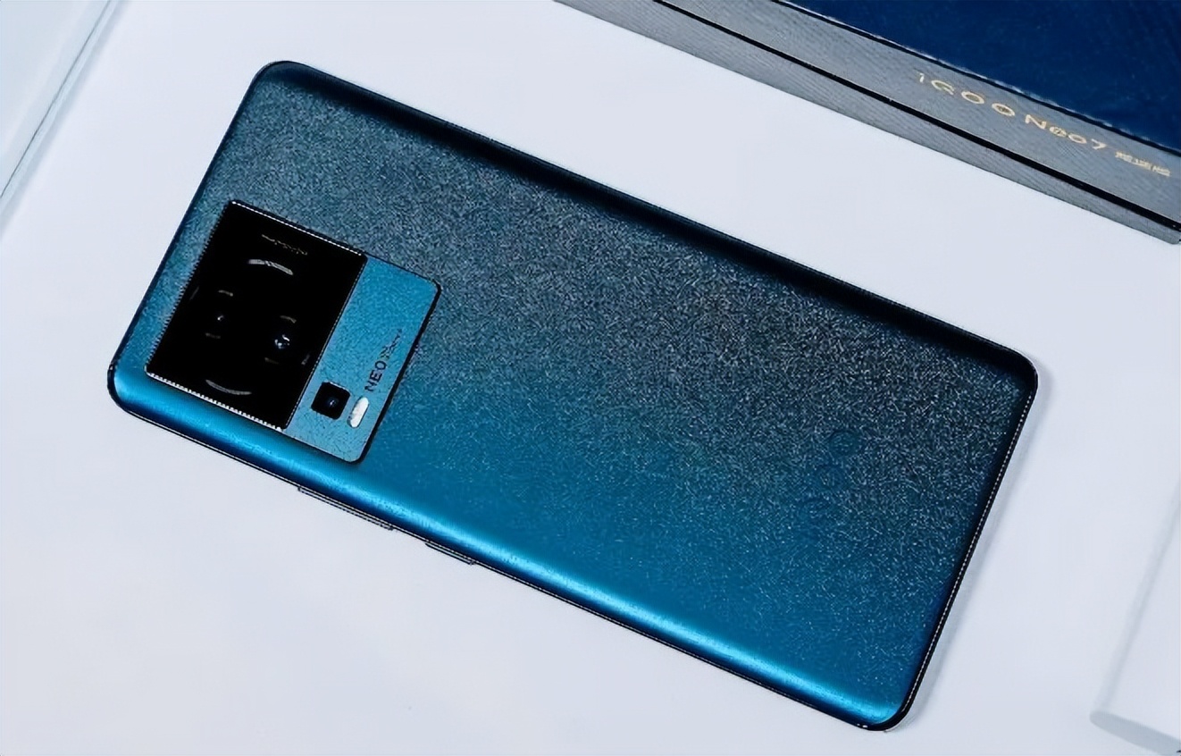 性价比超高的iq系列,iqoo低价高配手机