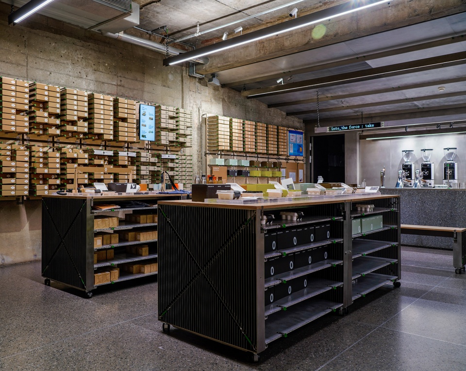 空无一人的网红店,设计控必看01|“三顿半”原力飞行概念店